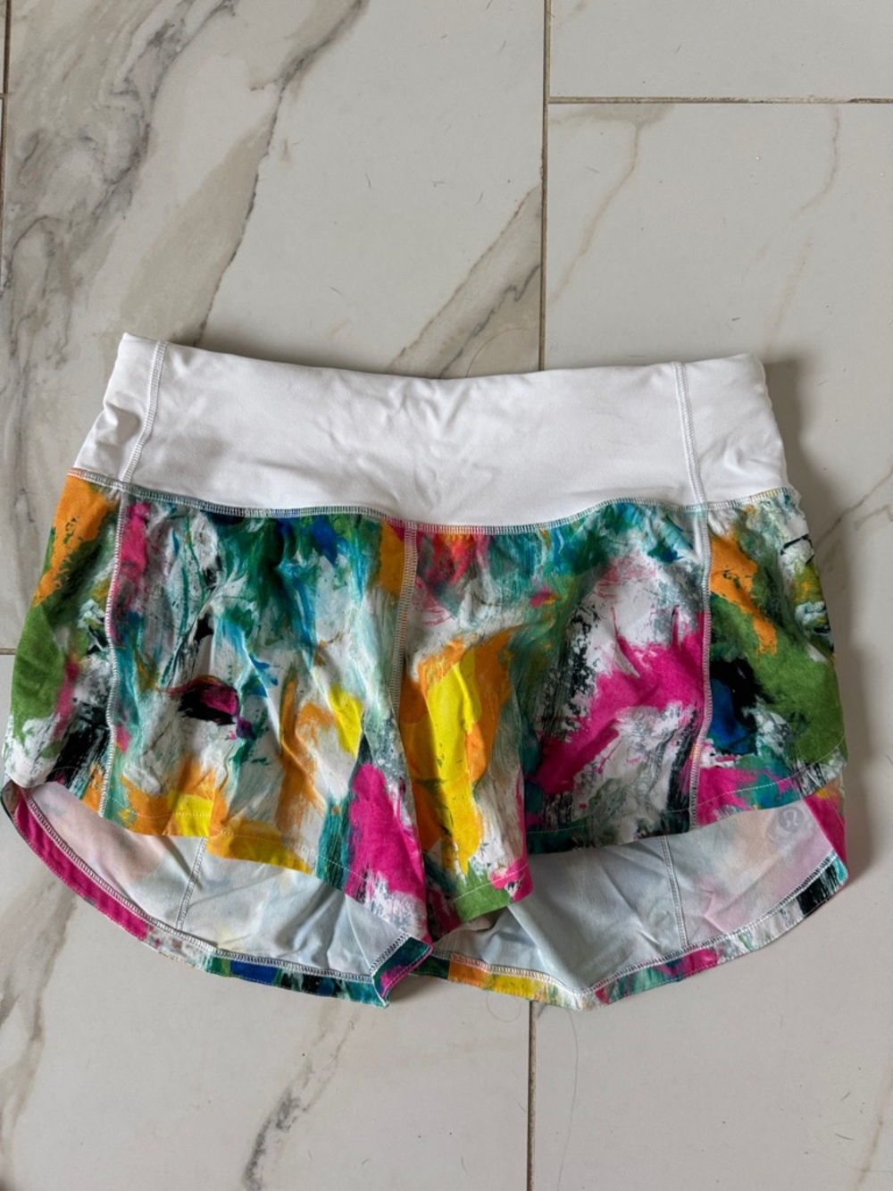 lululemon athletica White-Waist speed-up Abstract Print Athletic Shorts